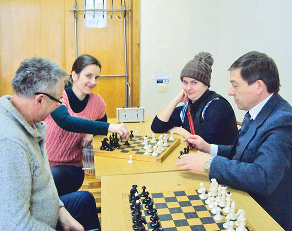 Білі починають, а виграють усі. Фото з сайту facebook.com/sumychess