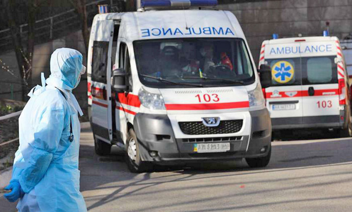 Швидка потребує працівників, щоб вчасно допомагати хворим. Фото з сайту hromadske.radio.org