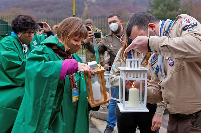 Урочисті миті передачі Вифлеємського вогню на українсько-словацькому кордоні. Автор фото Сергій ГУДАК  
