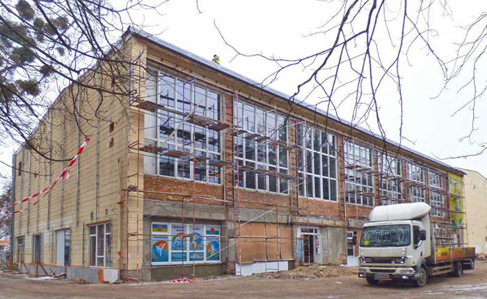 Менше, ніж за рік, цей популярний у Полтаві спортивний об’єкт знову повнитиметься веселим сміхом юних спортсменів. Фото з сайту «Полтавщина»  