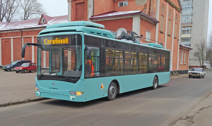 Не менш цікавий і тролейбус великого класу Т12220, що має запас автономного ходу 20 км