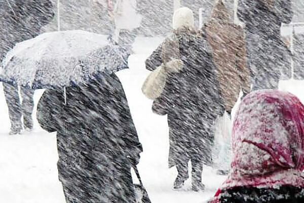 Завершальний акорд лютого — сніг і штормові попередження. Фото з сайту obozrevatel.com