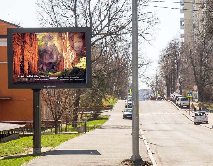 Тунель кохання і Тараканівський форт прикрашають столицю і чекають на туристів