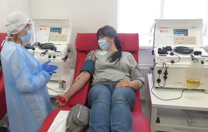Юлія Кикоть готова знову здавати кров, аби врятувати людей від корона вірусу. Фото автора.