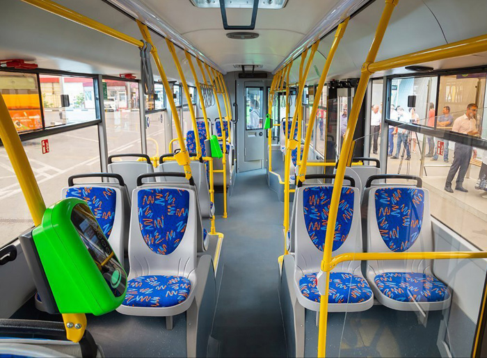 У новому тролейбусі створено всі умови для зручності водія і пасажирів