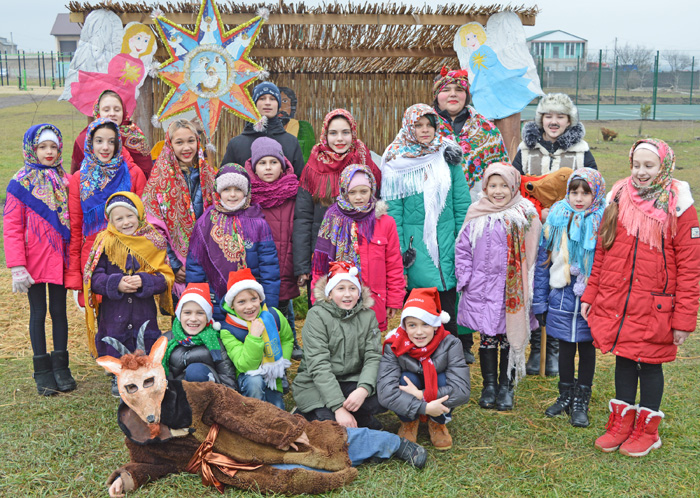 Театральний колектив «Дивограй» готовий вітати з новорічними та різдвяними святами