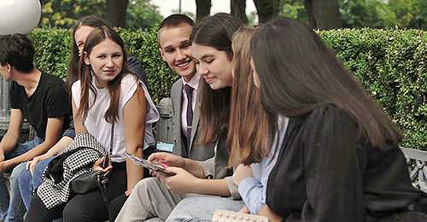 Під час курсів хлопці й дівчата не лише  поглибили знання, а й знайшли нових друзів. Фото з сайту minre.gov.ua