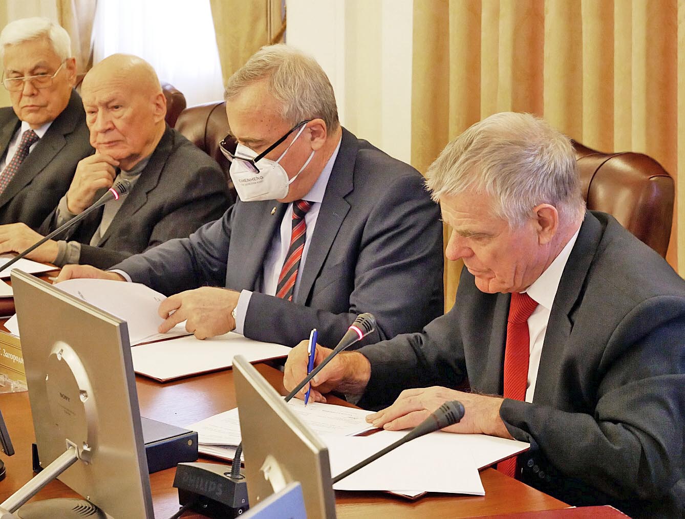 Підписана угода сприятиме активному розвитку авіабудівної галузі України. Фото надала НАН України