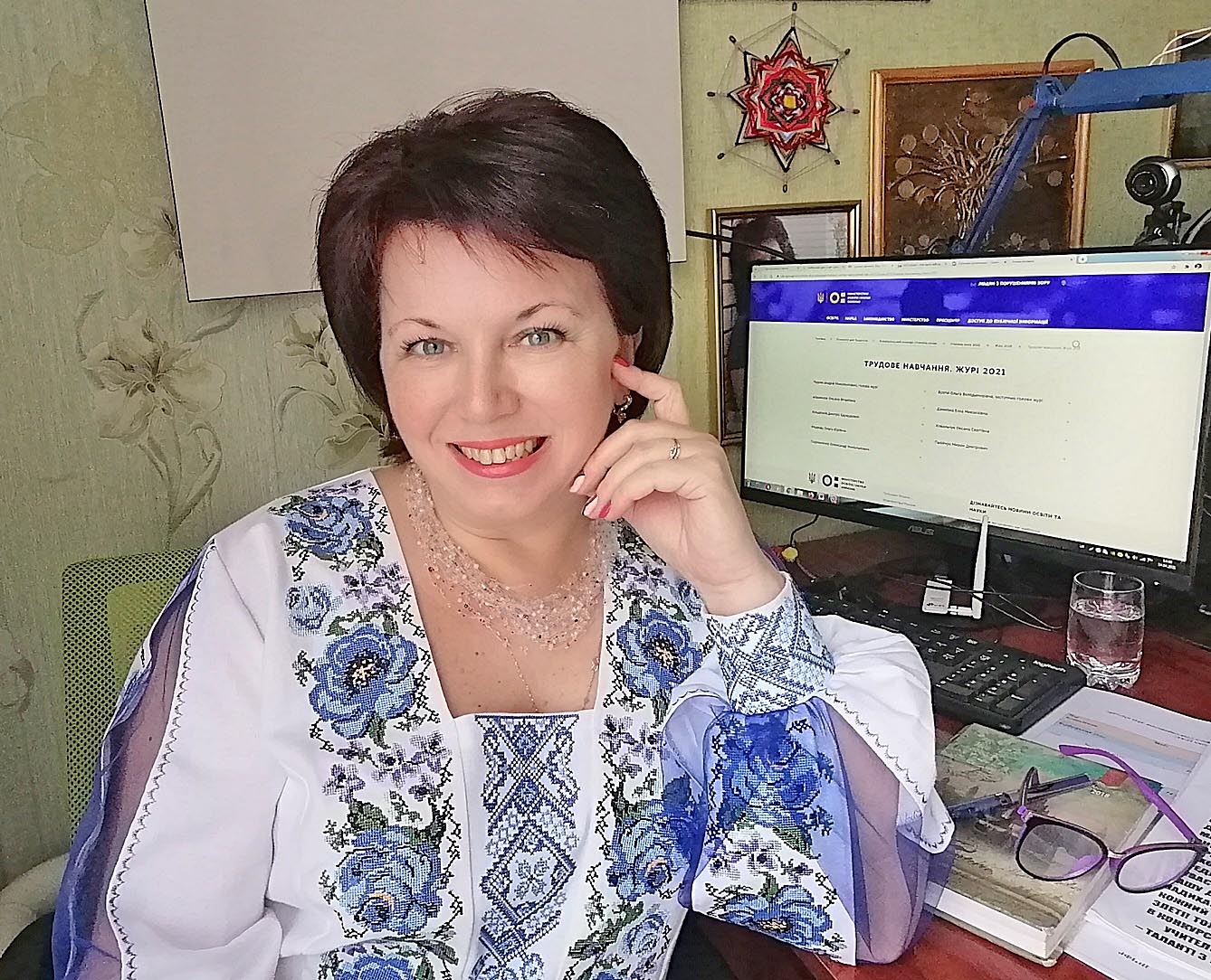 Про таких, як Елла Даниліна, кажуть: «Вчителька від Бога!» І це в Українську можуть підтвердити не лише колеги, а й діти. Фото надав автор