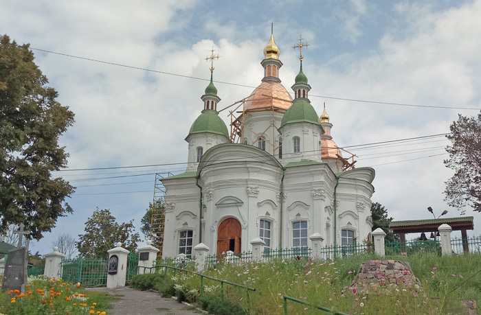 Одну з найстаріших церков Київщини у Василькові — святих Антонія та Феодосія — нині реставрують