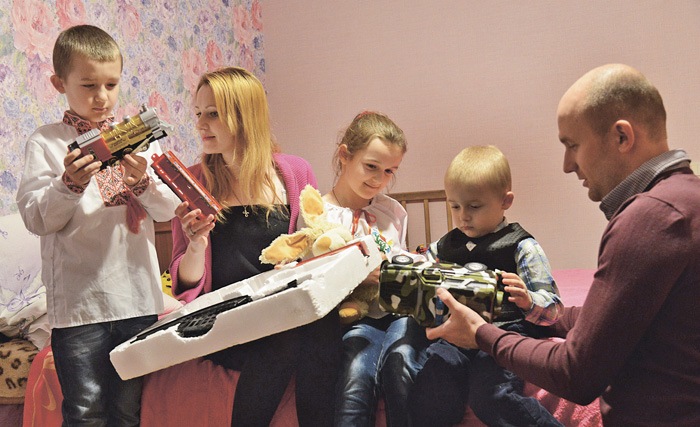 В Україні проживає понад 300 тисяч багатодітних родин, де виховується більш ніж мільйон дітей. Фото Володимира ЗАЇКИ