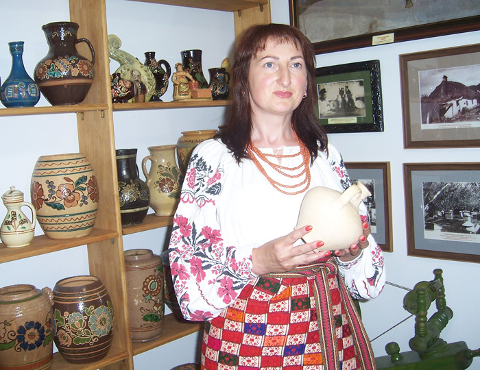 Завідувачка нововідкритого музею Олена Смілянська теж зробила значний внесок у формування експозиції