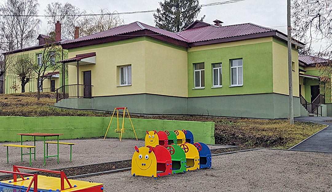 Після відновлення в дитячому садочку №5 у Люботині відкрилися чотири групи для дітей. Фото з сайту kharkivoda.gov.ua