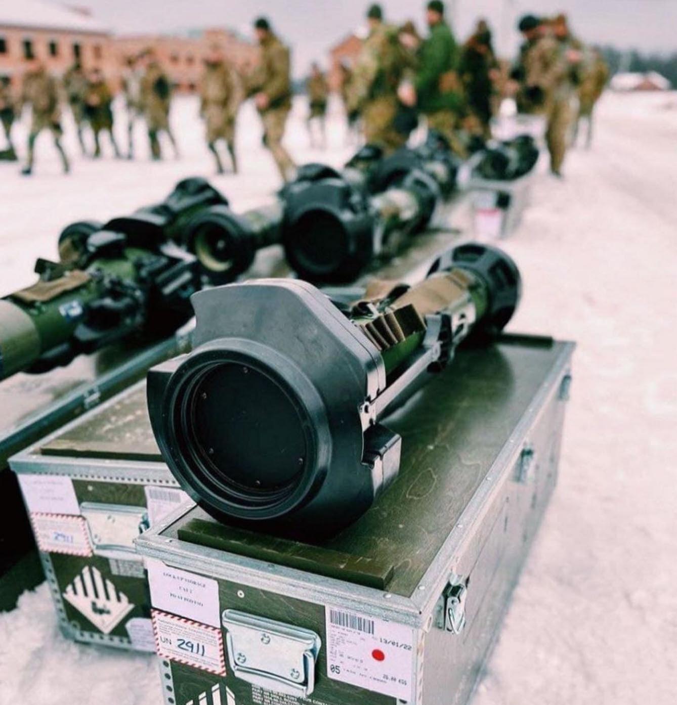 Кількість сучасних протитанкових засобів, які є в наших військових, — це і «Стугна» з «Корсаром», і Javelin, і NLAW — на порядок більша, ніж кількість потенційних мішеней. Фото з сайту racurs.ua