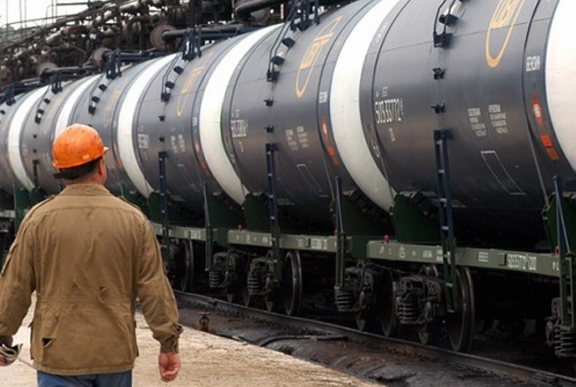 Країни ЄС погодили обмеження ціни на нафту сорту Urals на рівні 60 долаа барель з механізмом коригування.  Фото з сайту propozitsiya.com