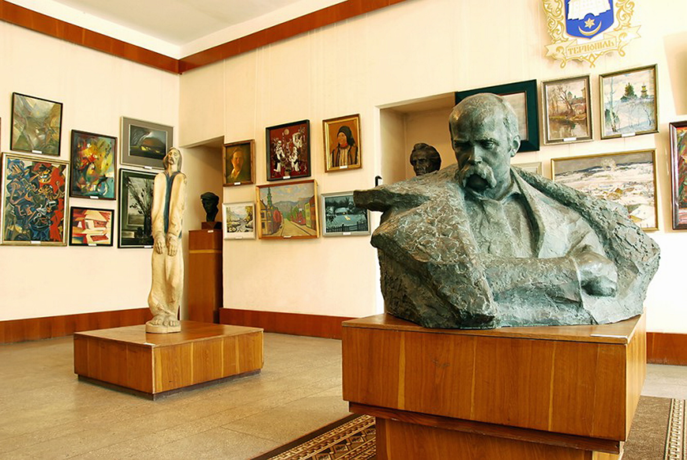 Тернопільський художній музей не втрачає глядачів і під час воєнного стану: організовує виставки сучасних місцевих художників. Фото з сайту artmuseum.te.ua