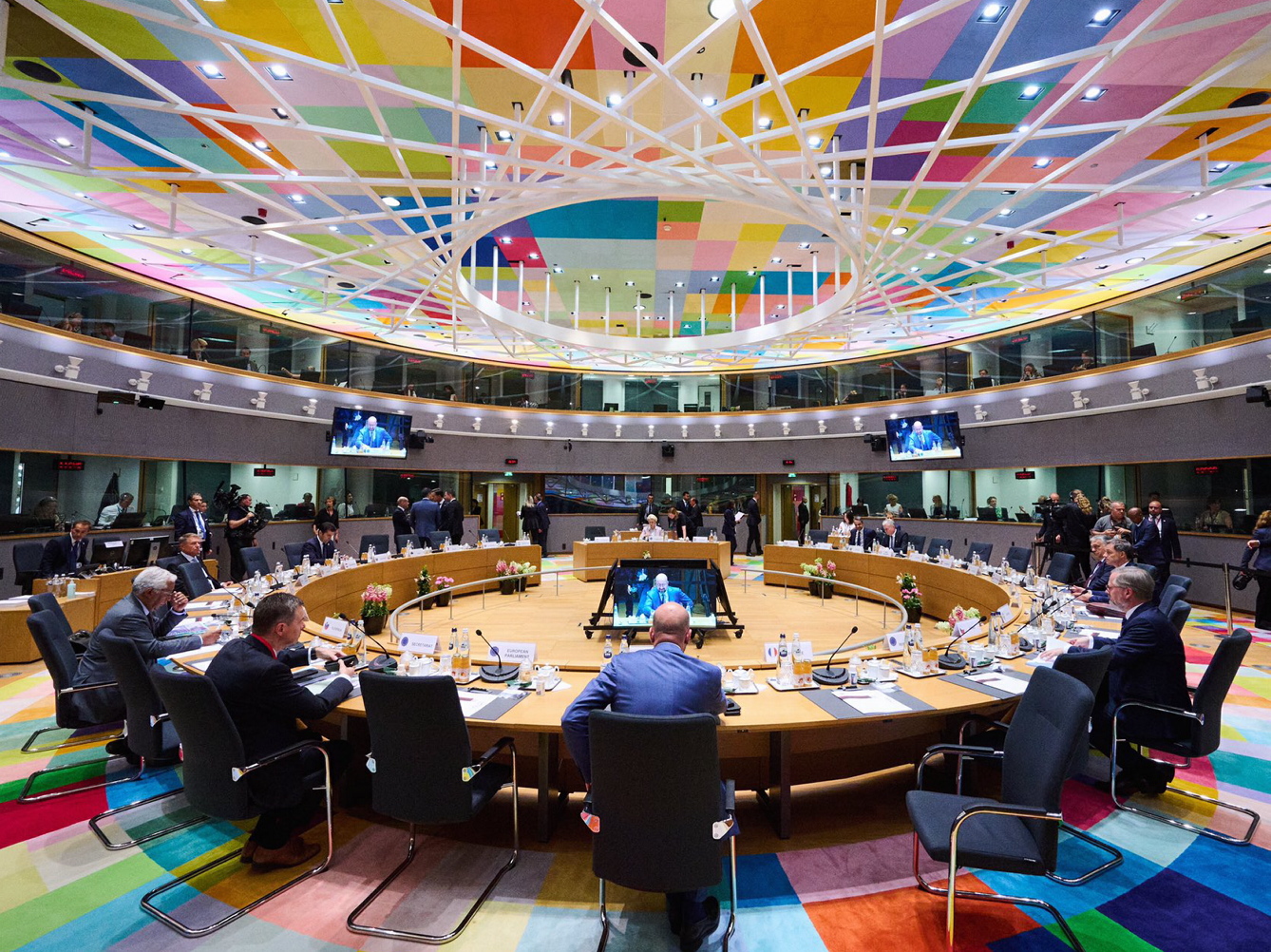На саміті в Брюсселі лідери 27 країн погодилися, що Україна спроможна стати повноправним членом Європейського Союзу. Фото з сайту twitter.com.vonderleyen
