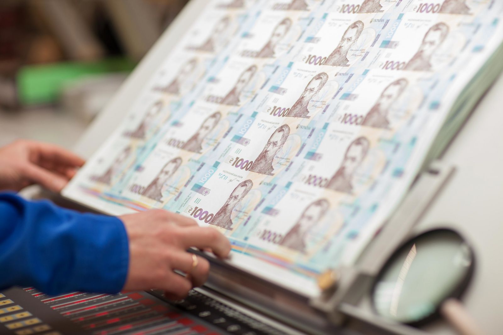 Зовнішня фіндопомога замінила потребу в друкуванні  грошей. Фото з сайту focus.ua