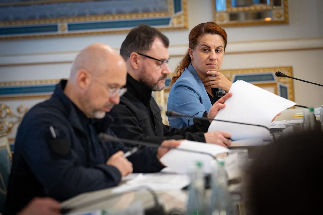 Оборона, безпека і турбота про захисників — сектори відповідальності міністрів Дениса Шмигаля, Ігоря Клименка і Наталії Калмикової. Фото з Урядового порталу