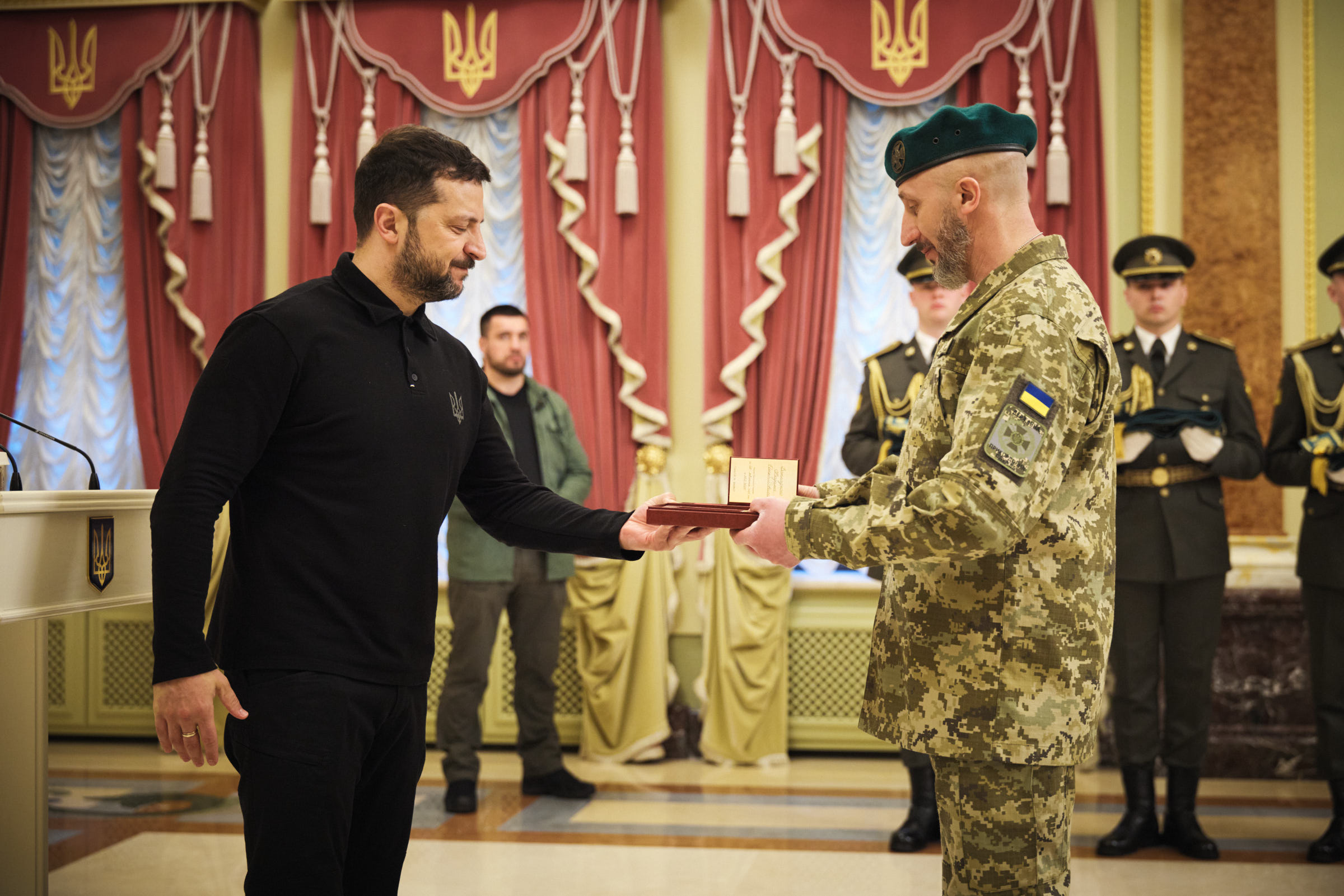 Президент України присвоїв вищі офіцерські звання та вручив державні нагороди найкращим прикордонникам& Фото з сайту president.gov.ua