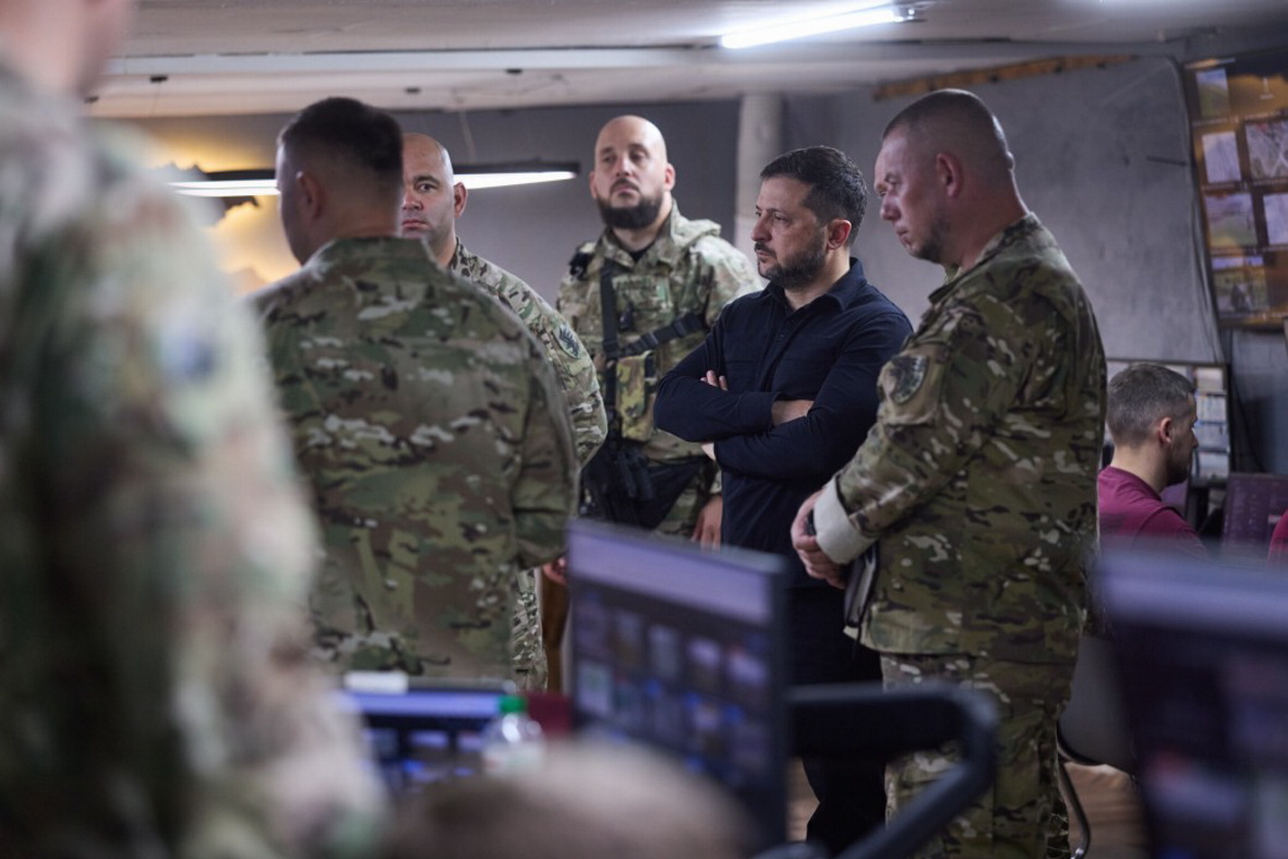 Володимир Зеленський зустрівся з військовими, які виконують завдання на олександрівському напрямку. Фото з сайту president.gov.ua