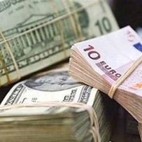 Долар, євро і рубль прив’язали до паспорта