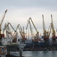 Про внесення зміни до збірника тарифів  на комплекс робіт, пов’язаних з обробленням вантажів у портах України