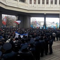 Крим прокинувся під прапором… референдуму