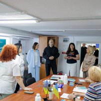 Забезпечувати людям гідні умови для життя