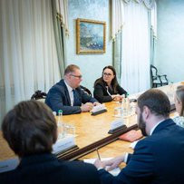 Посли й експерти почули урядовців