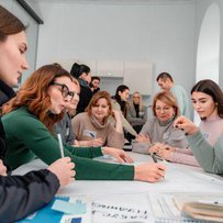 Молодь та влада працюватимуть разом над розвитком країни