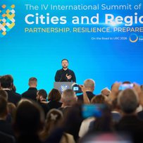 Надалі посилювати міцність українських громад
