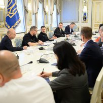 Тримати економіку попри ризики та ворожі атаки
