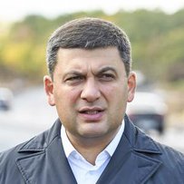 Володимир Гройсман: "Уряд ставить завдання знизити смертність та травмування на дорогах на 30% і опрацювати програму додаткового захисту дітей"