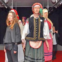 У музеї Новоайдара на подіумі показали народні костюми