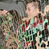Учні Авдіївки плетуть маскувальні сітки