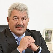 Тридцять років на чолі міста
