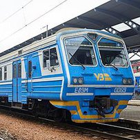 439 приміських поїздів вирушили в дорогу