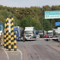 Уряд врегулював збереження строку перебування у спеціальних званнях митникам, які стали на захист України