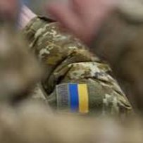 Добровольці, які стали на захист країни, та їхні родини отримуватимуть пенсії нарівні з військовослужбовцями