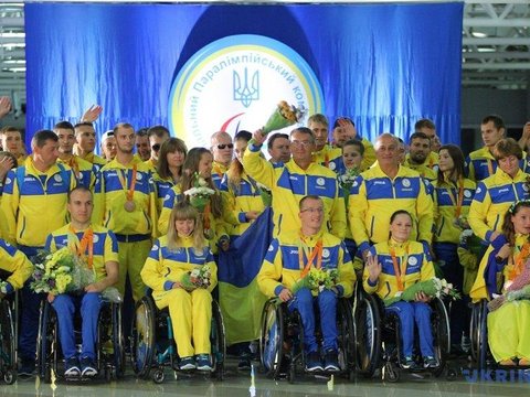 Українських паралімпійців у «Борисполі» зустріли вигуками «Слава Україні!»