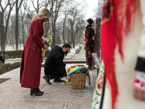 Президентське подружжя вшанувало пам’ять Тараса Шевченка