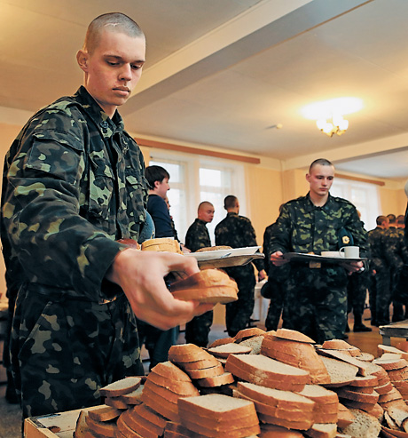 Солдатський хліб подекуди у звітах значився як бісквіт. Фото Oлександра ЛЕПЕТУХИ