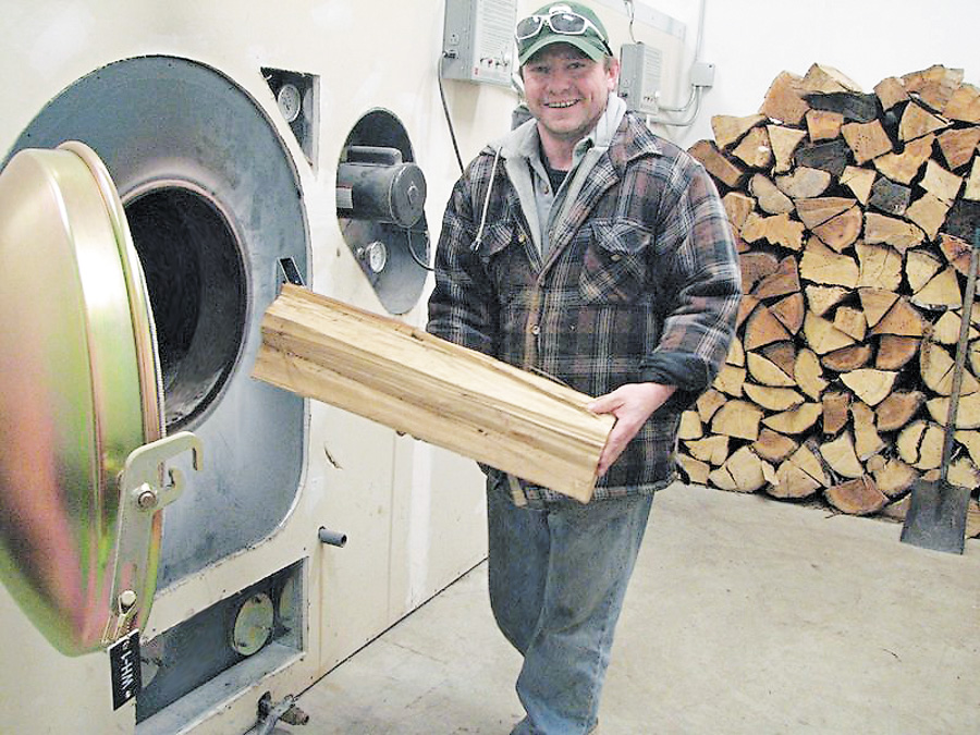 Звичні для всіх дрова доступні і недорогі. Фото з сайту zimbio.com