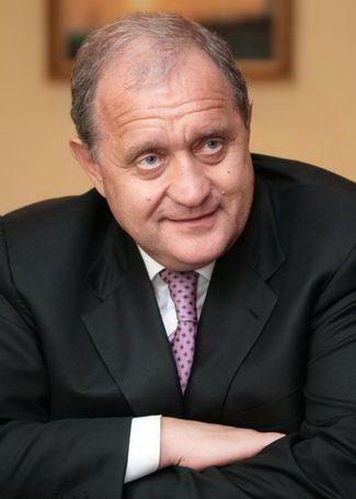 Голова Ради міністрів Автономної Республіки Крим Анатолій МОГИЛЬОВ.