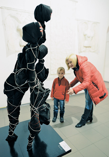 М’яка скульптура від метра декоративно-прикладного мистецтва Мамута Чурлу з Сімферополя. 