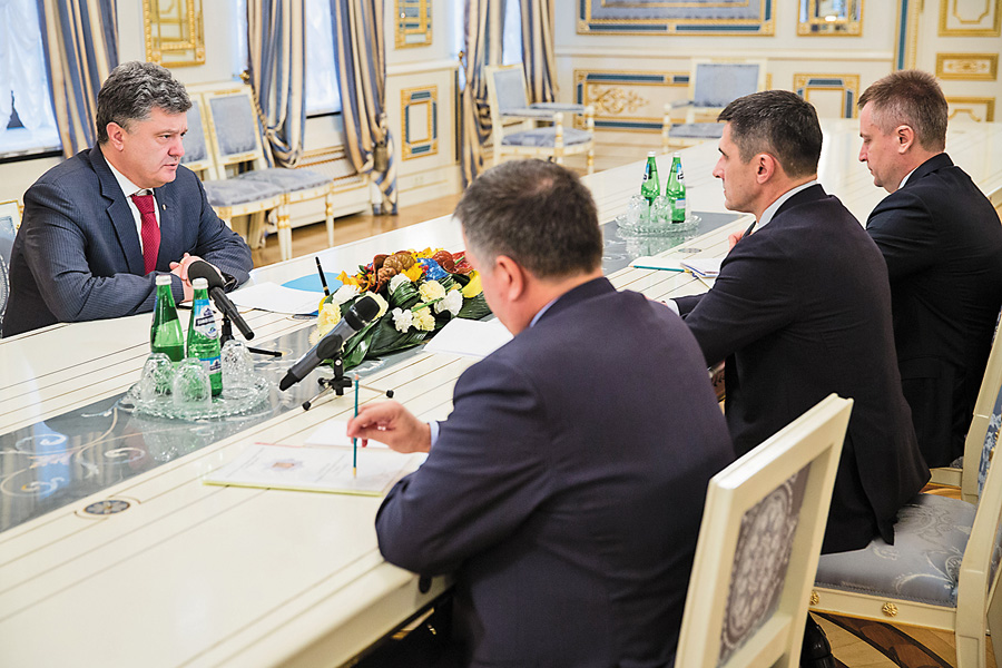 Президент вимагає від силовиків рішучих дій. Фото Михайла ПАЛІНЧАКА
