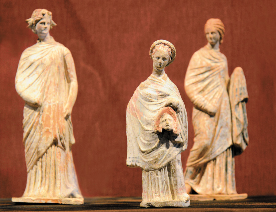 Грецькі теракотові статуетки пам’ятають те, що відбувалося понад 5 тисяч років тому. Фото Володимира ЗAЇКИ