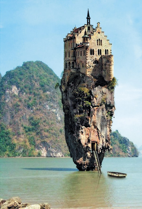 Побувати одночасно на острові і в замку не вдасться. Фото з сайту bigpicture.ru