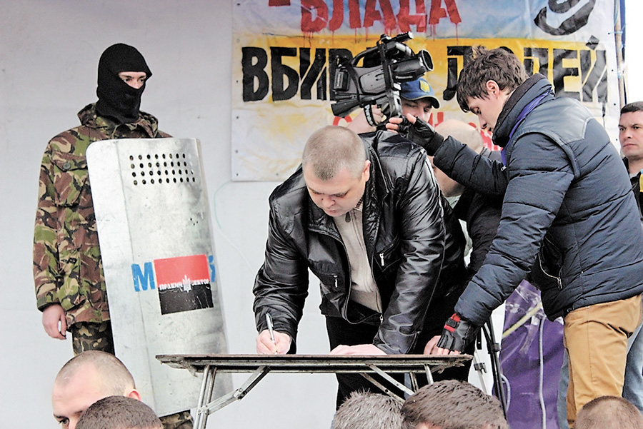 Покаявшись перед громадою, волинський «Беркут» пише рапорти про звільнення. Фото з сайту volynnews.com